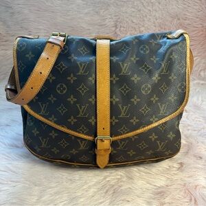 🟥 SOLD! Louis Vuitton Saumur 35 Monogram Crossbody Messenger Bag